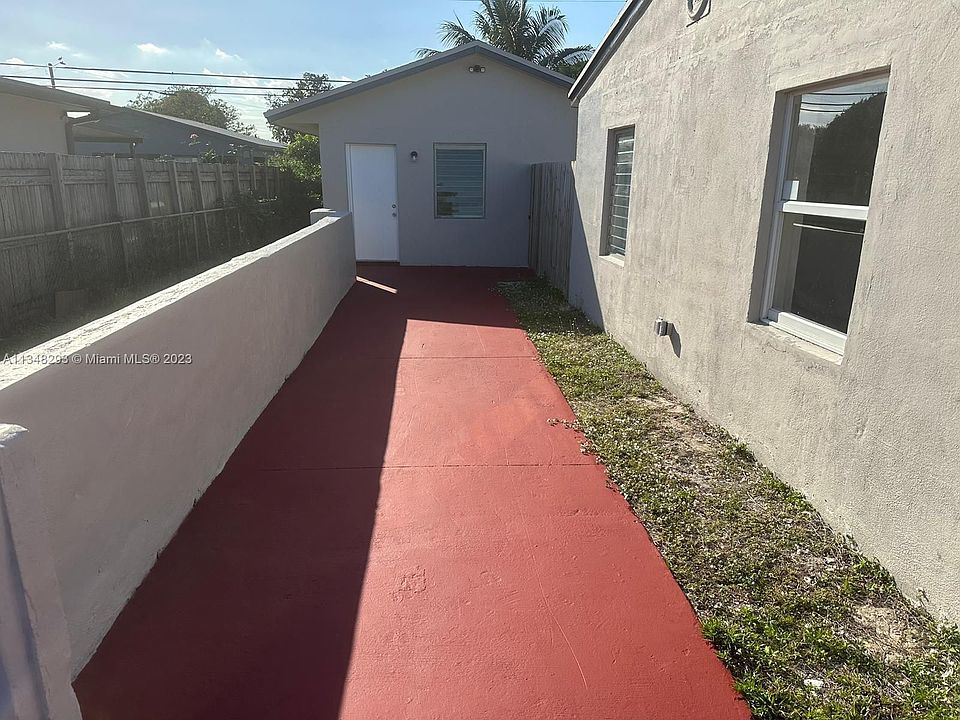 1st image of 16100 NW 18th Ave #0