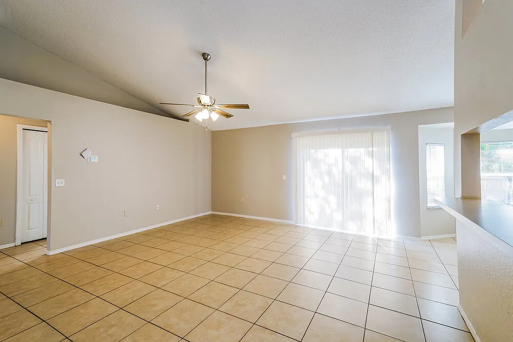 4 bed, 2.0 bath, 1458 sqft, $2,990 — Photo 3
