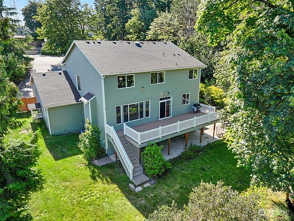 3rd image of 615 61st Avenue NE