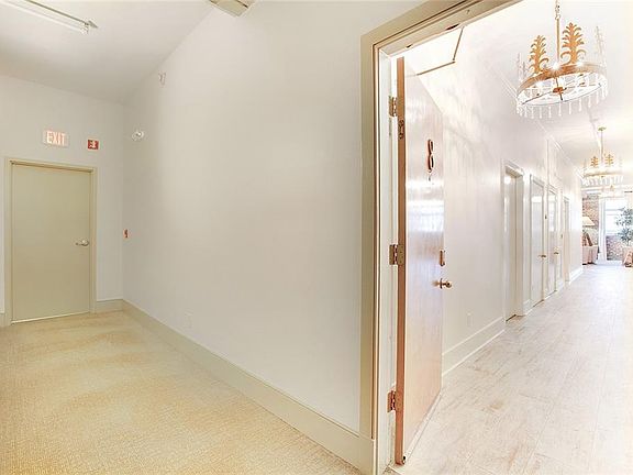 3rd image of 404 Notre Dame St APT 8