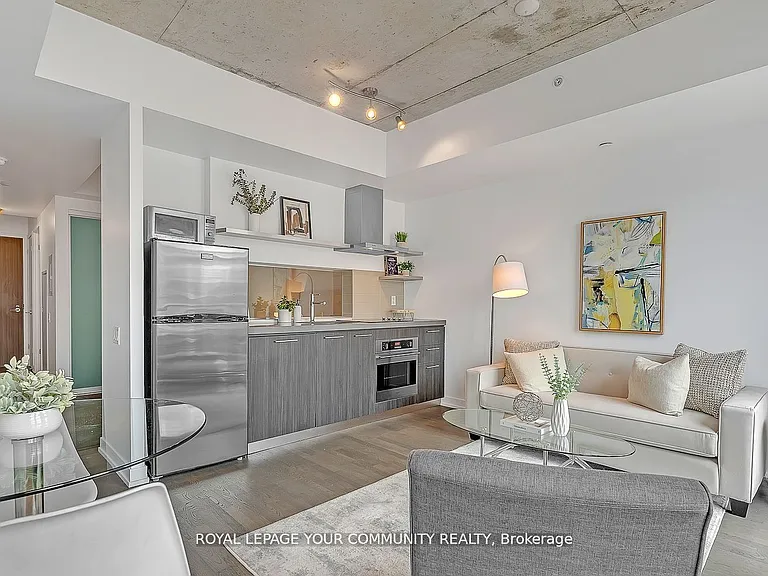 560 King St W #510 — Photo 5