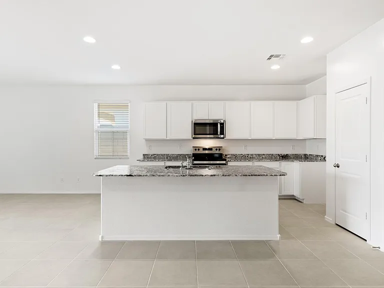 10427 W Parkway Dr — Photo 19