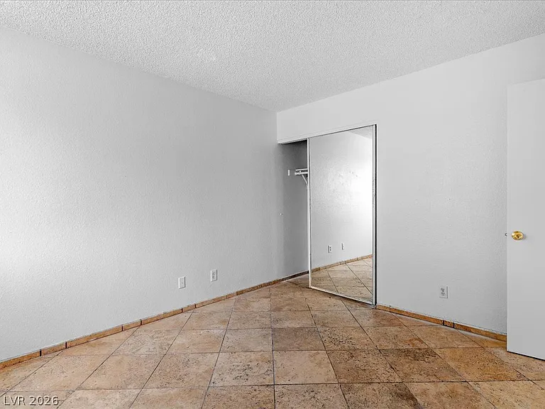 2809 Swallow Point Cir — Photo 15
