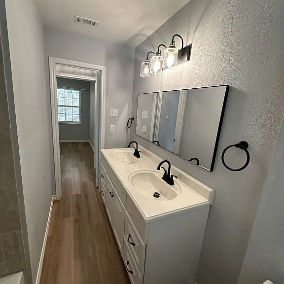 105 E Cherokee Dr — Photo 21