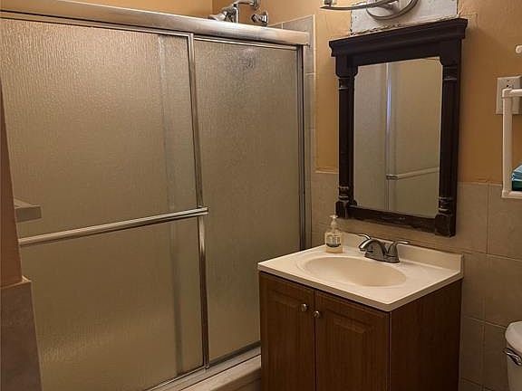 4th image of 285 Aycrigg Ave APT 20C