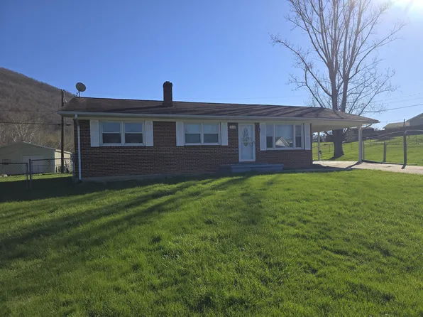 414 Center Ct, Covington, VA 24426