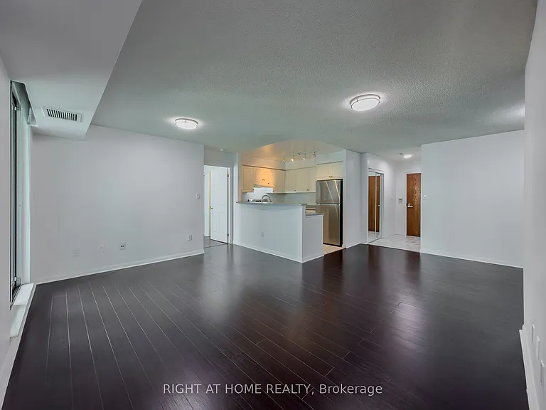 23 Lorraine Dr #1101 — Photo 3
