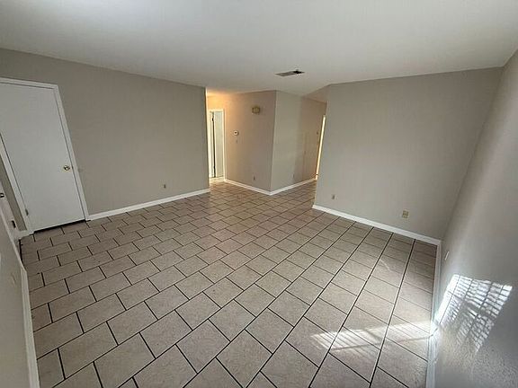4th image of 4943 Yacht Harbor Dr