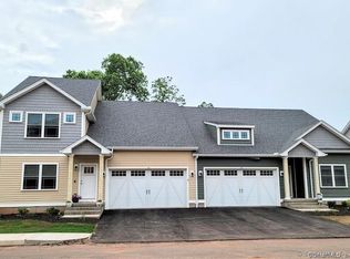 14 Lombard Cir #5, North Haven, CT 06473