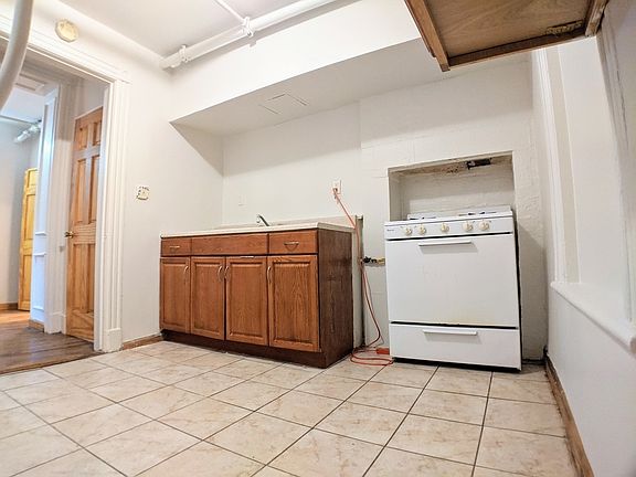 3rd image of 1119 Bergen St #1L