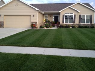 2816 Quail Hollow Ln, Cedar Falls, IA 50613