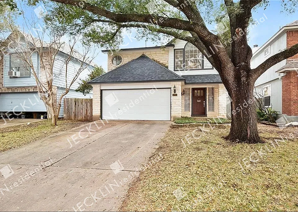 13805 Lothian Dr