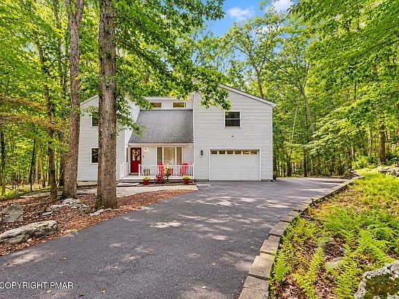 3rd image of 203 Saint Andrews Dr