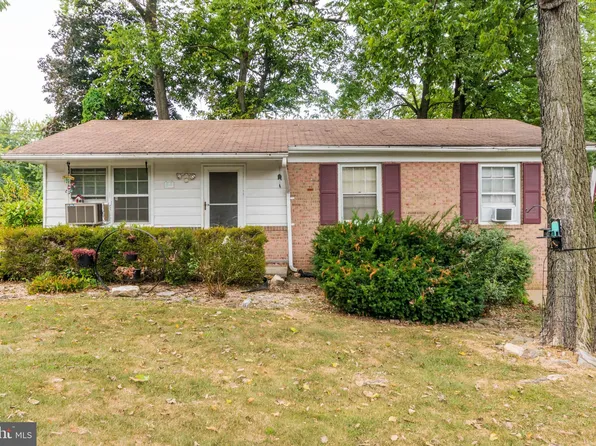 84 Hawthorne Ave, Martinsburg, WV 25401