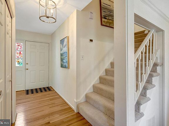 4th image of 6054 Burnside Landing Dr