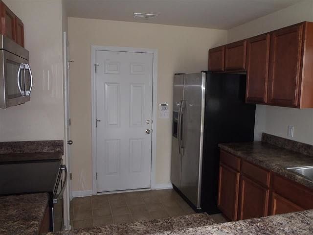 2nd image of 721 Savannah Dr