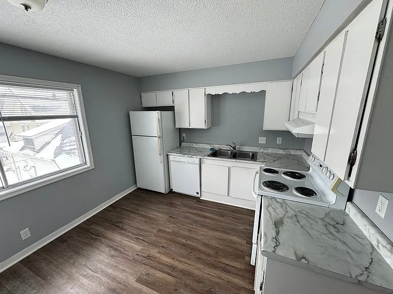 2125 A St — Photo 7