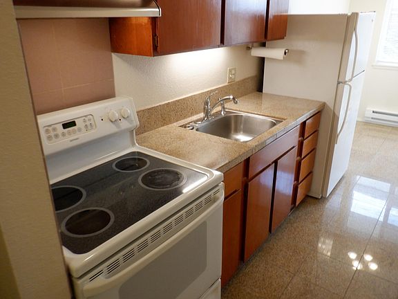 3rd image of 425 Pelly Ave N APT 2