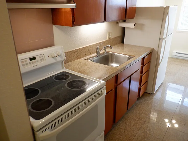 425 Pelly Ave N #2 — Photo 6