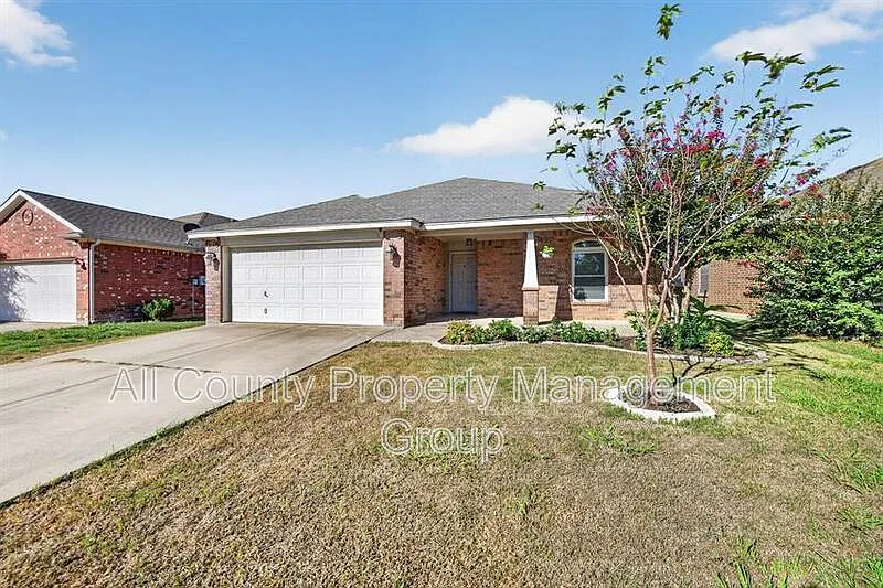 3 bed, 2.0 bath, 1437 sqft, $2,550 — Photo 3