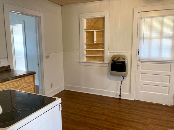 217 W 3rd St, Rector, AR 72461