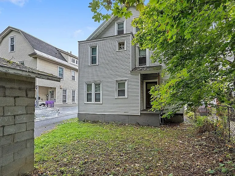 228 Cambridge St — Photo 19