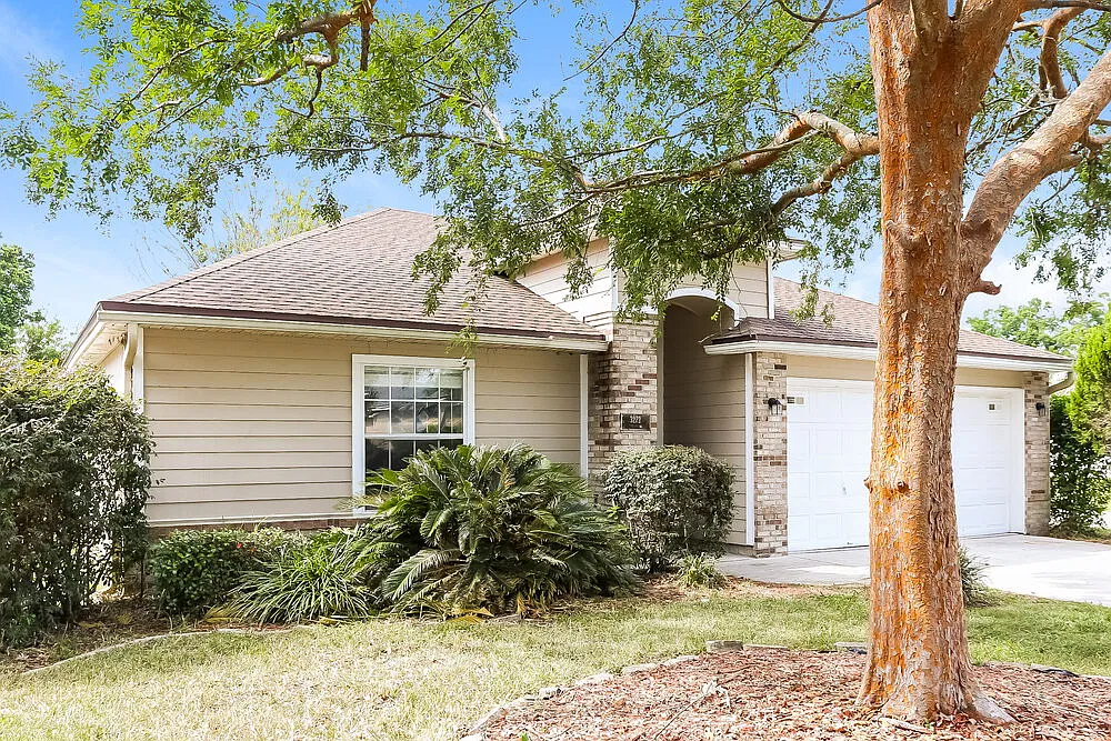 3 bed, 2.0 bath, 1399 sqft, $1,910 — Photo 3
