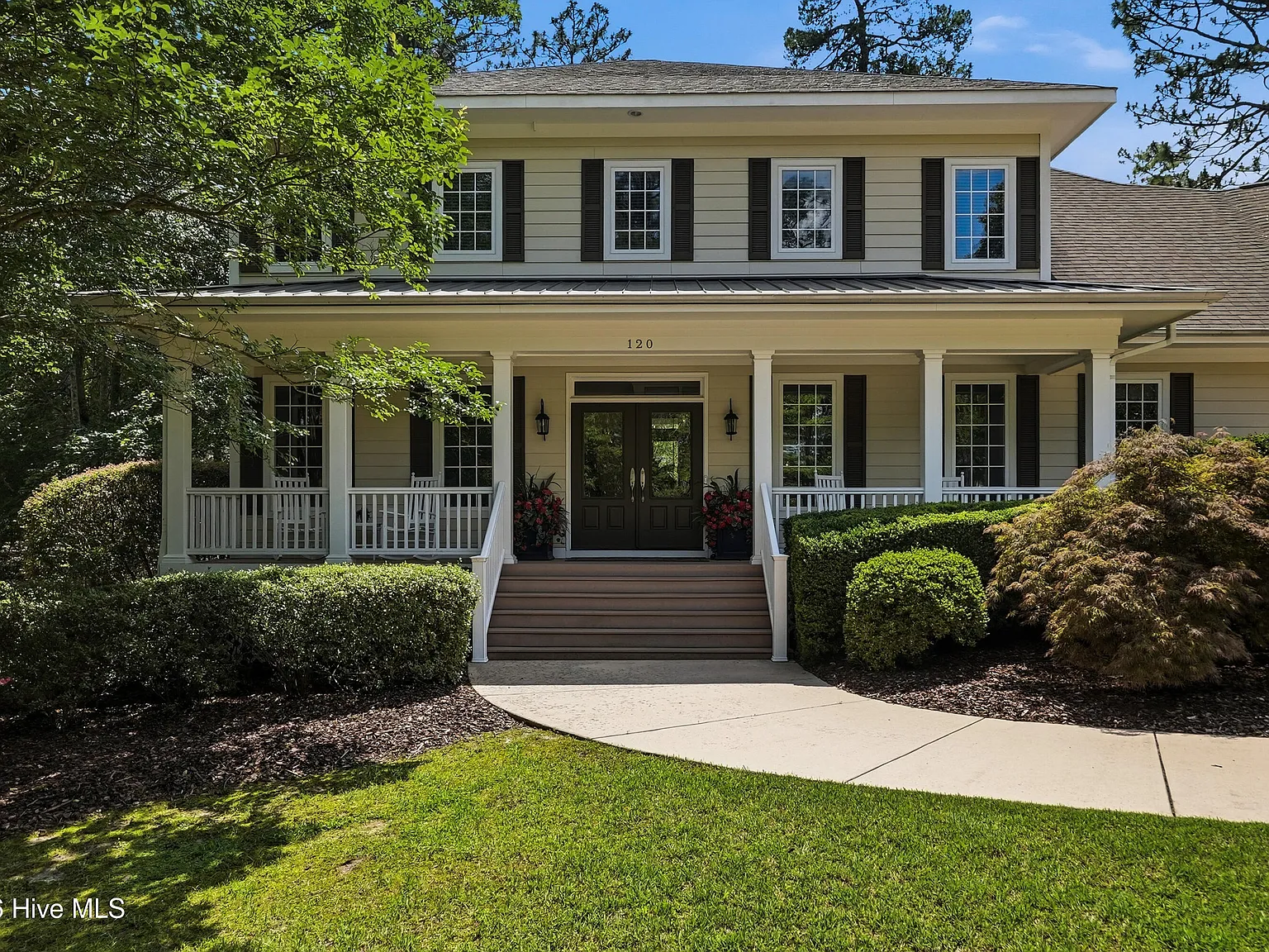 4 bed, 3.5 bath, 3913 sqft, $5,250 — Photo 2