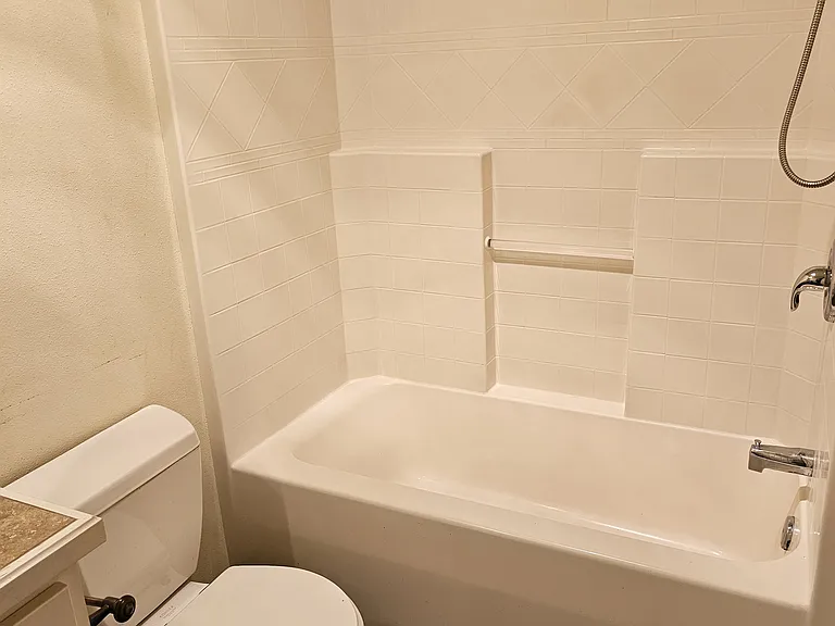 389 Foch St — Photo 11