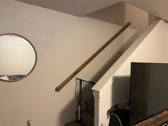 3rd image of 446 W 6 S APT 207