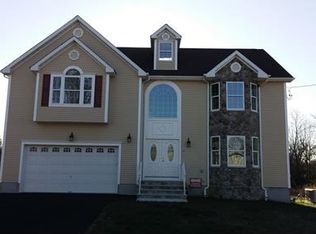 150 Farrell St, Somerset, NJ 08873