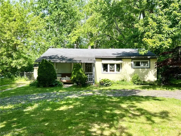 14260 Plum Creek Dr, Columbia Station, OH 44028