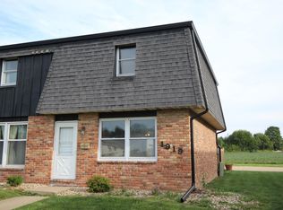 1919 Canterbury Dr APT L, Washington, IL 61571