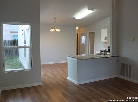 3rd image of 4147 Sunrise Crest Dr