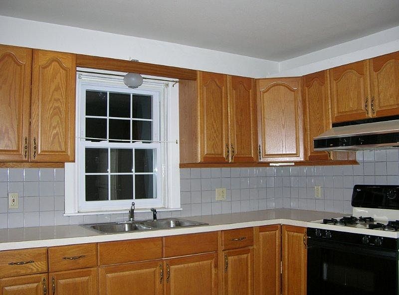2nd image of 38 John St #2