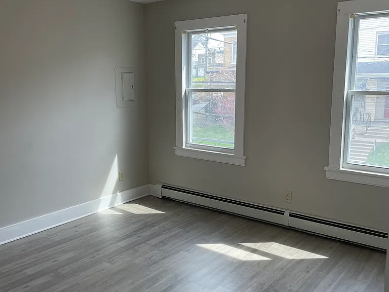 811 Ferry St #2 — Photo 10