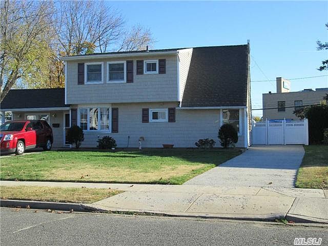 1st image of 14 Squirrel Ln
