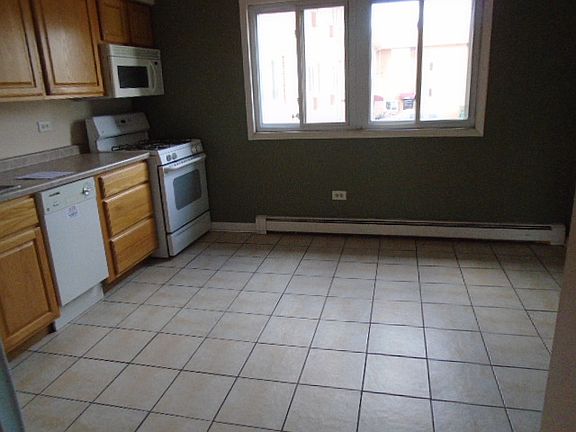 5th image of 11036 S Kenneth Ave APT 4