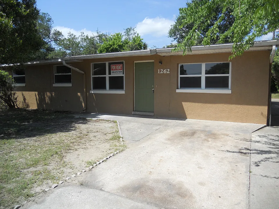 1262 Essex Rd