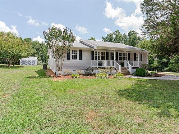 4th image of 2234 Lakeview Dr