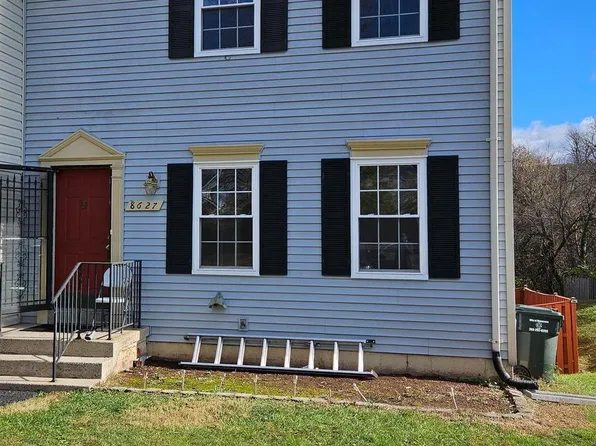 8627 Point Of Woods Dr, Manassas, VA 20110