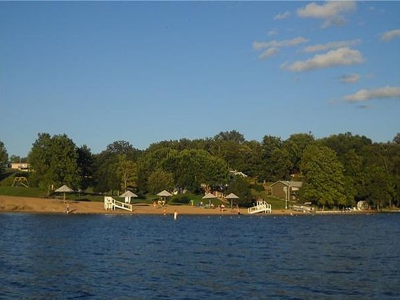 5th image of 6 Clubhouse Dr