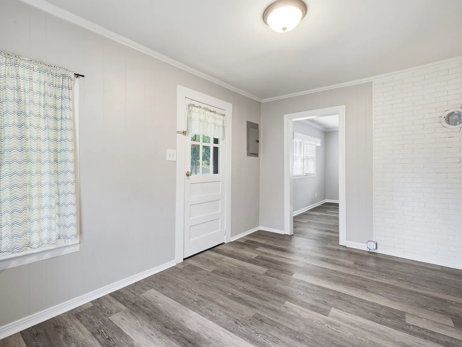 1 bed, $1,375 — Photo 4