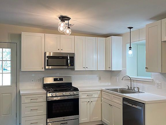 2nd image of 3975 San Gabriel Dr