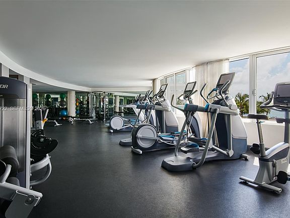 5th image of 1100 SW West Ave #527