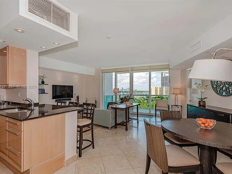 1000 S Pointe Dr #906 — Photo 6