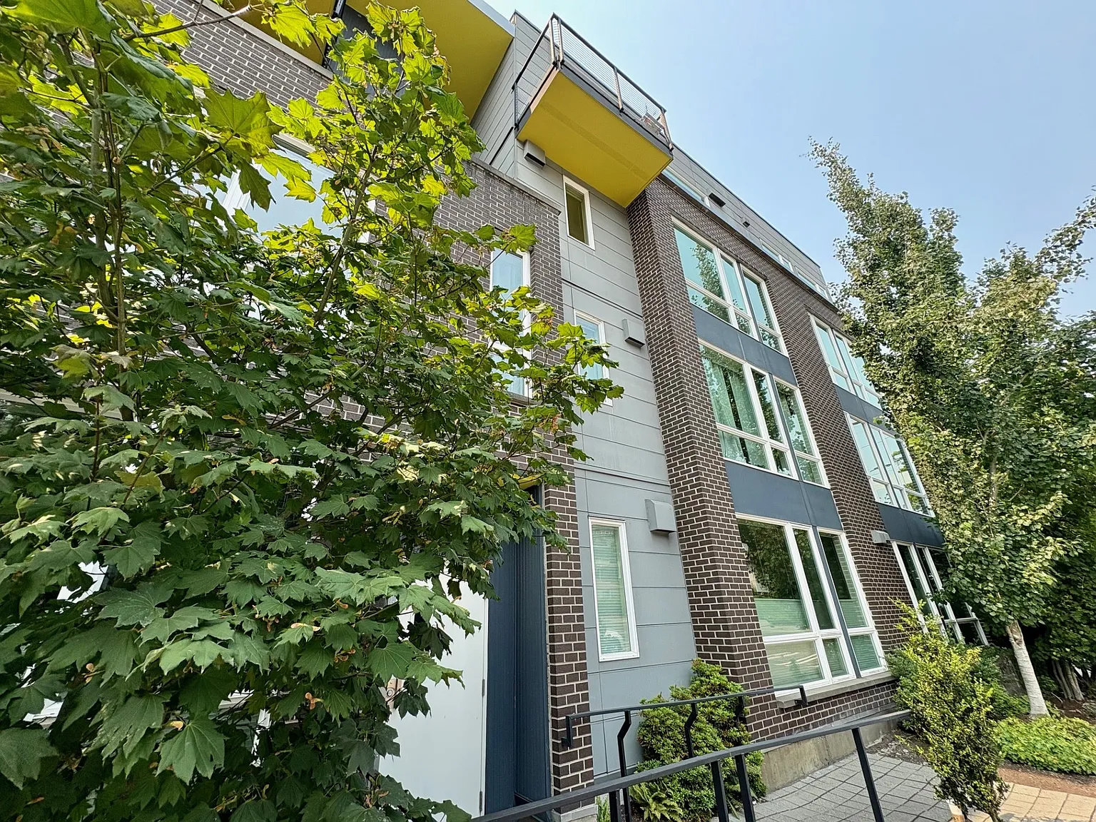 1 bed, 628 sqft, $2,000 — Photo 2