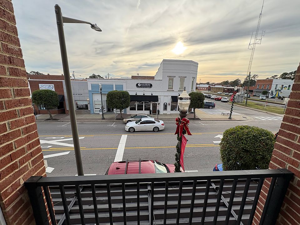 1st image of 107 E Main St #200