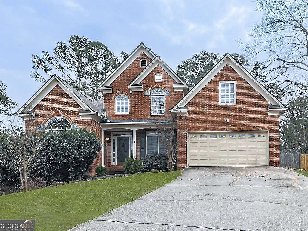 770 Heathland Dr photo 1
