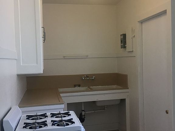 2nd image of 934 N Grand Ave